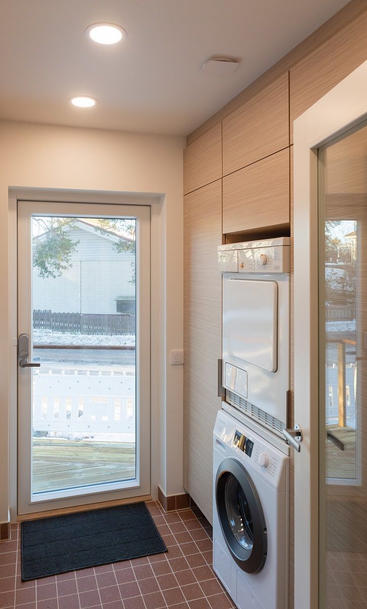 The utility room has good, even lighting with Plafond 160 downlights in the ceiling.